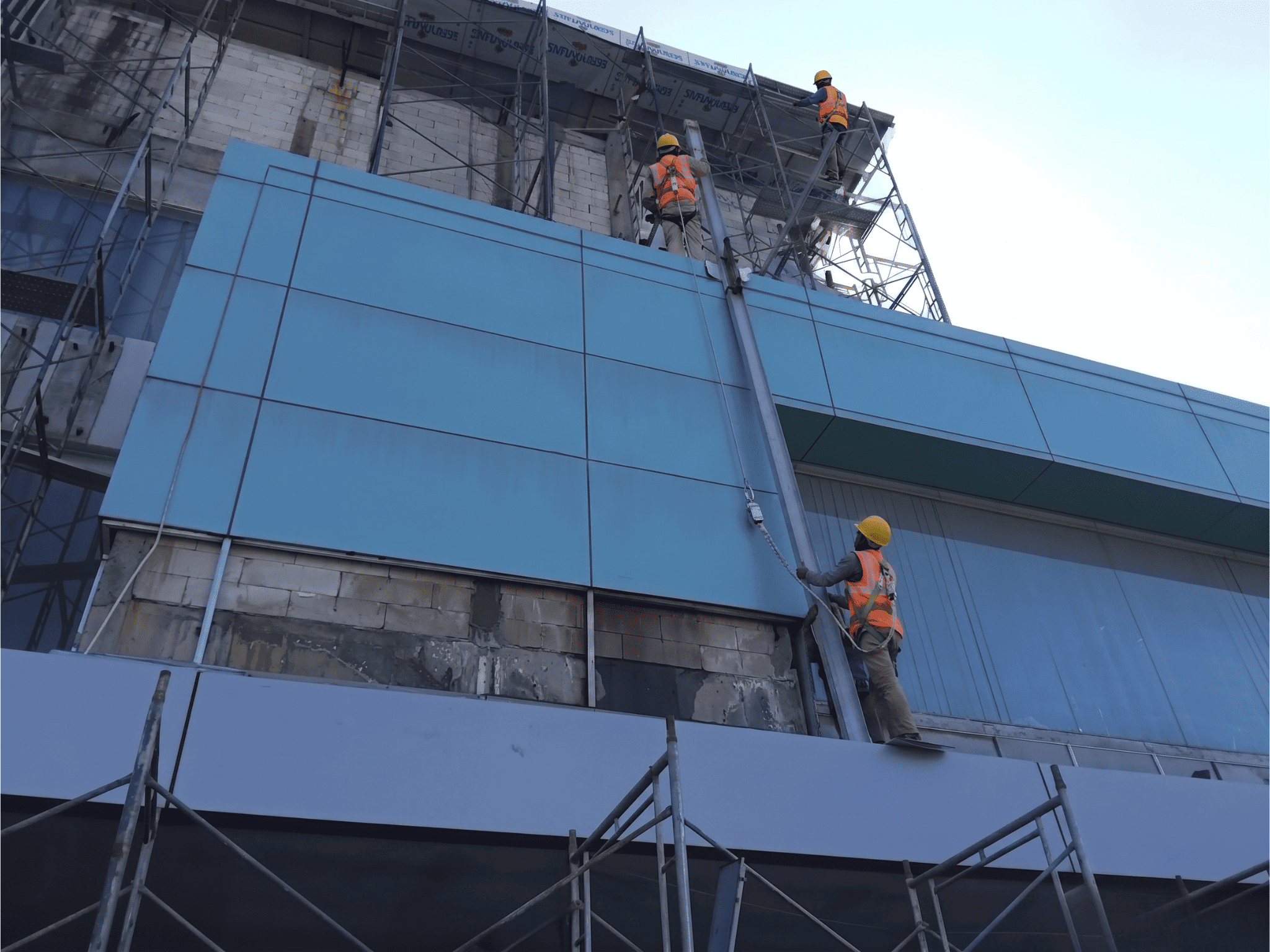 Renovasi Bonnet Supermarket dan Hotel - Jalan Manyar Kertoarjo V Nomor 62, Surabaya, Jawa Timur
